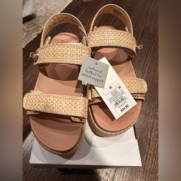 NIB Rattan Sandals - Picture 3 of 7